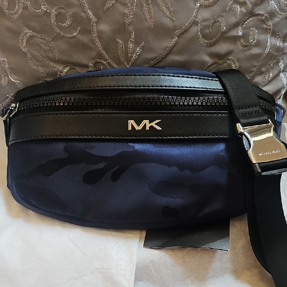 Michael Kors Black and Blue Unisex Fanny Pack - Picture 1 of 8